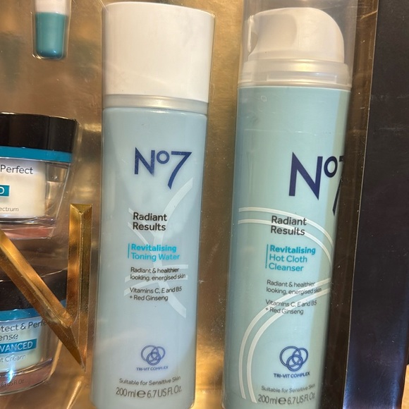 No7 facial cleaning products! 10 pc new in box. - Picture 2 of 6